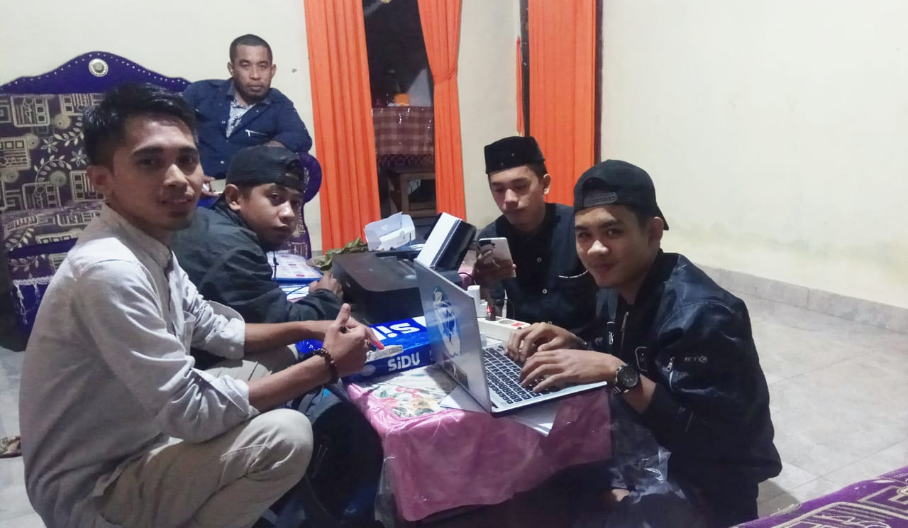 Ketua panitia bersama para pengurus Sarajoko Festival Ramadan