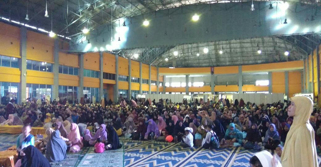 Ribuan Muslimah Hadiri Ummat Fest 2019 di CCC Makassar. Laporan: Rezky Hidayanti