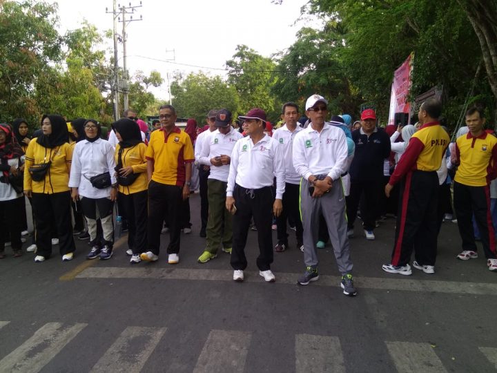 Gerak Jalan Santai Peringati Hari AIDS Sedunia