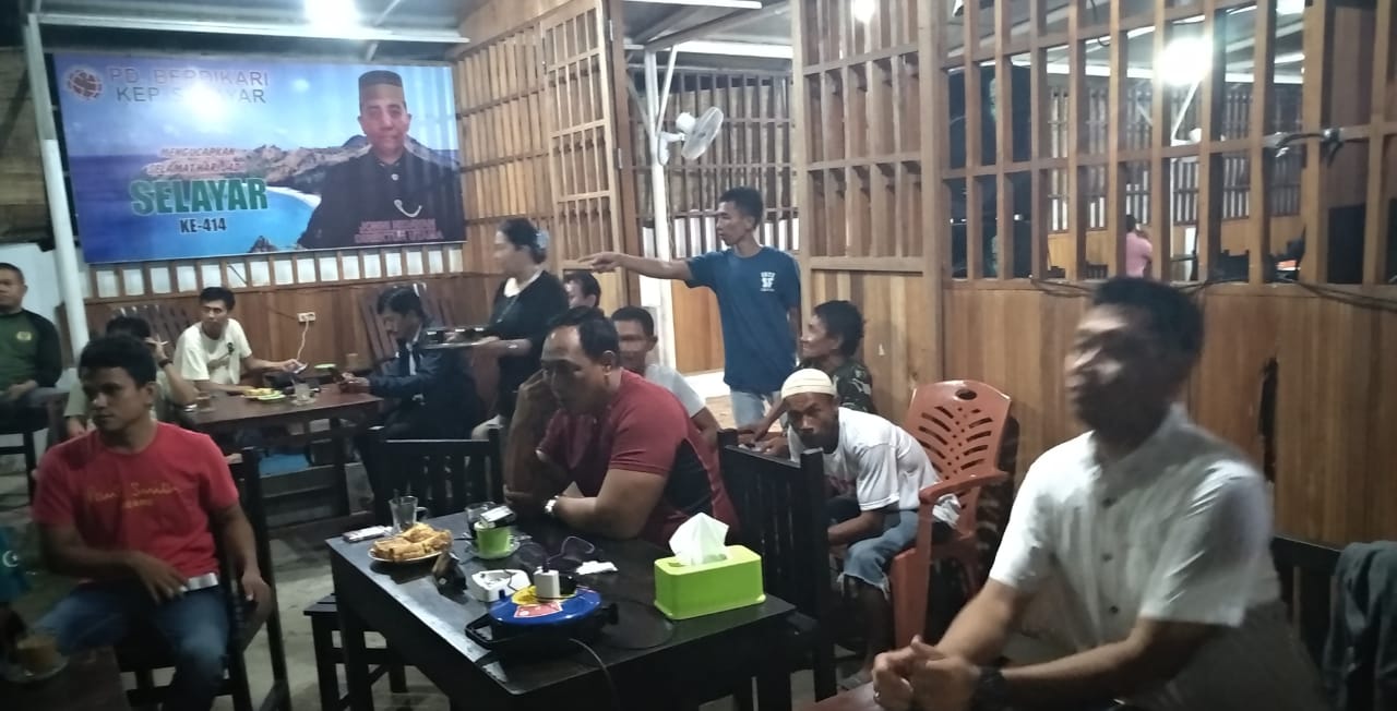 Humas Polres Selayar Nonton Bareng Masyarakat 