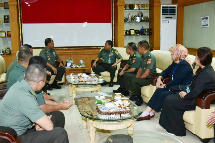 Pangdam XIV/ Hasanuddin Mayjen TNI Surawahadi S.IP., M.Si menerima audiensi Ketua Pengadilan Militer Utama (Kadilmiltama)