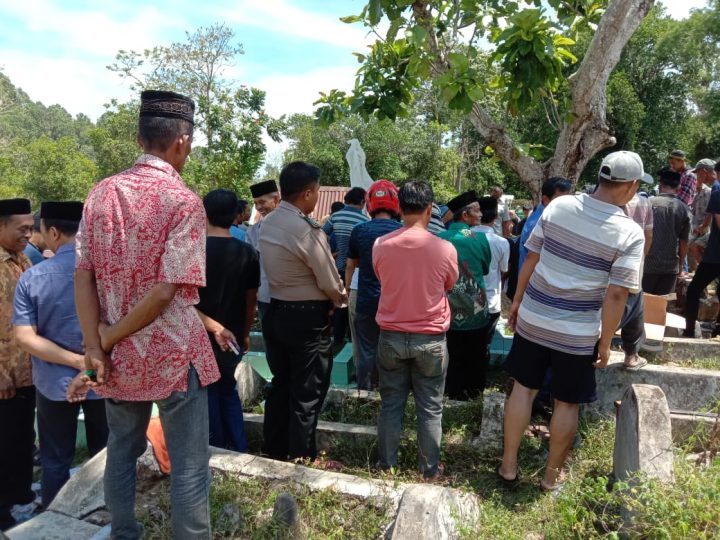 Bripka Kusnandar Mengantar Hingga ke Kuburan