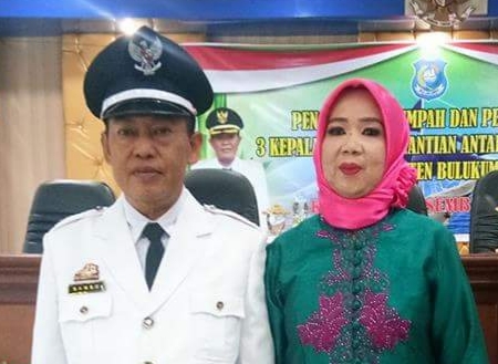 Kades Seppang, Samsu bersama istri