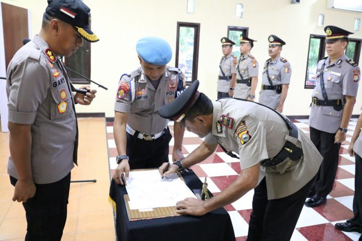 Serah Terima Jabatan 4 Pejabat Polres Takalar