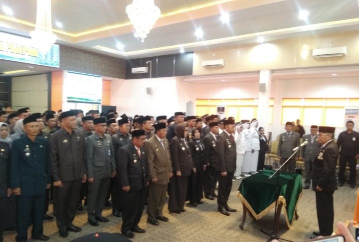 Walikota Parepare Mengambil Sumpah Ratusan Pejabat Pemkot Parepare