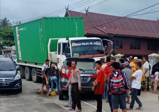 Avanza Bernumpang 6 Orang dari Arah Makassar Kecelakaan, 2 Tewas