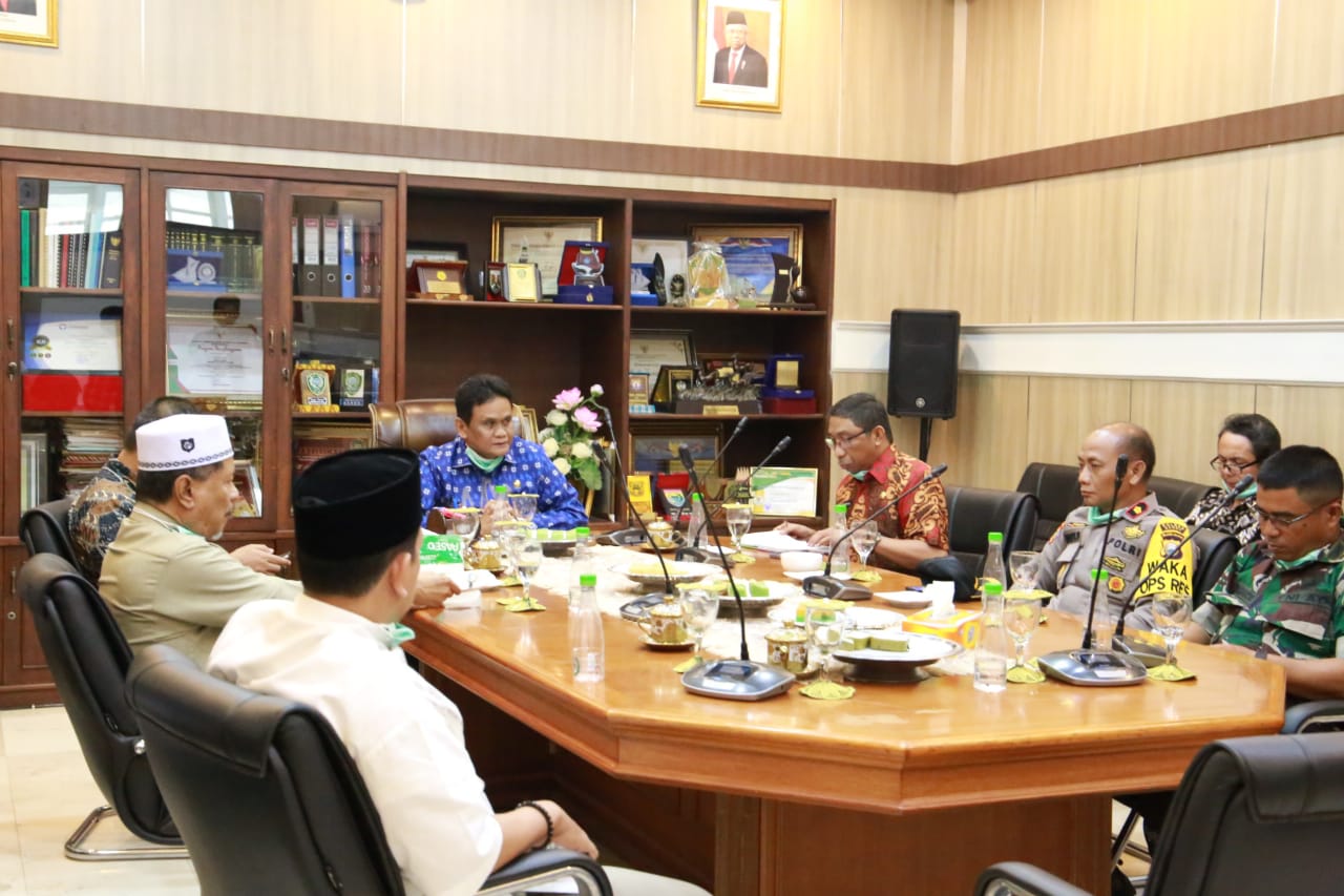 Bupati Barru, Suardi Saleh rapat bersama pemuka agama bahas masalah virus korona, Kamis (26/03)