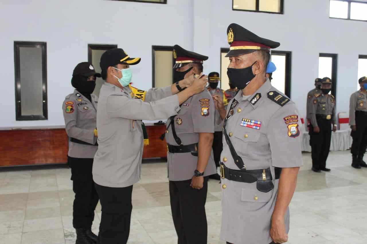 Kapolres Selayar Lantik Kapolsek Bontosikuyu dan Bontomatene