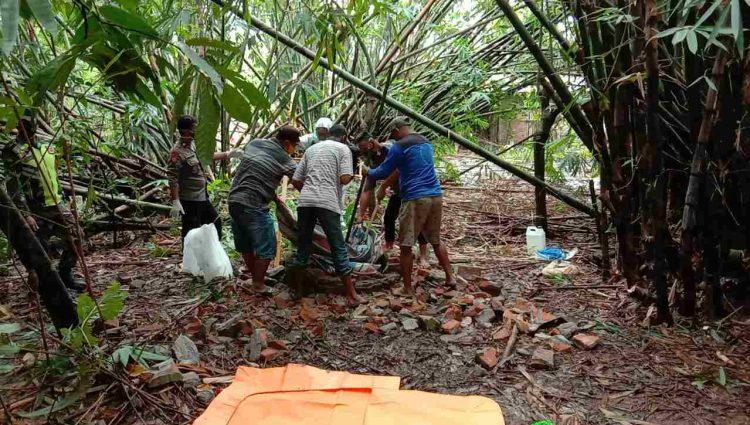 Mayat Wanita Ditemukan Membusuk di Dalam Sumur Tua di Gowa