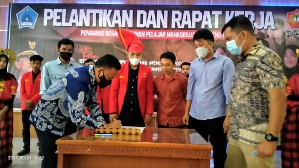 Bupati Bantaeng Lantik Dhedy Jalarambang Sebagai Ketua PB HPMB-Raya