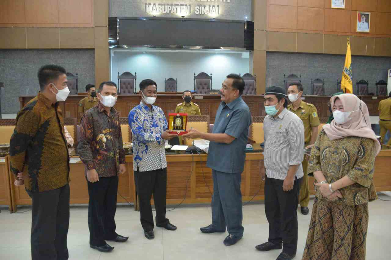 Kunjungi DPRD Sinjai, Wakil Ketua DPRD Poso: Kami Kesini Ingin Belajar