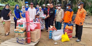 FOTO: Penyaluran Bantuan Logistik Oleh BPBD Sidrap Untuk Korban Kebakaran