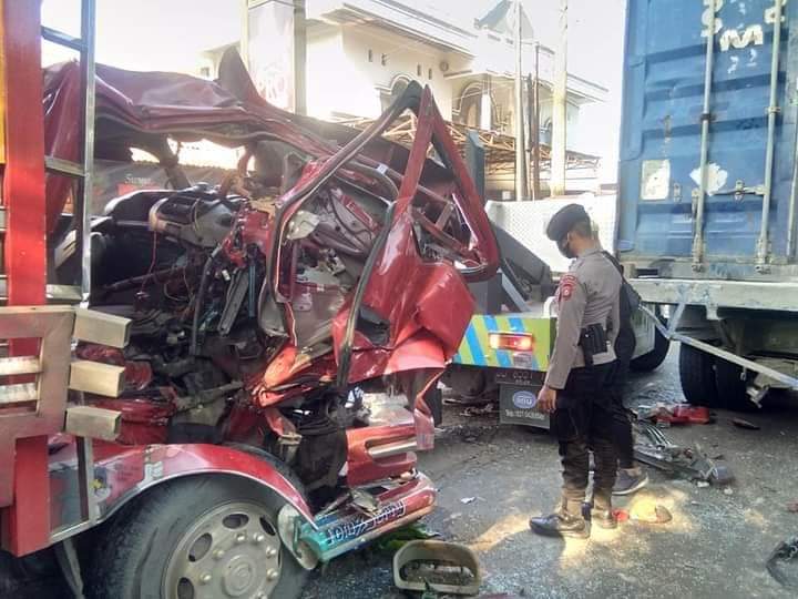 Tabrakan Beruntun di Jalan Ir Sutami, Sopir Truk Asal Takalar Tewas Terjepit