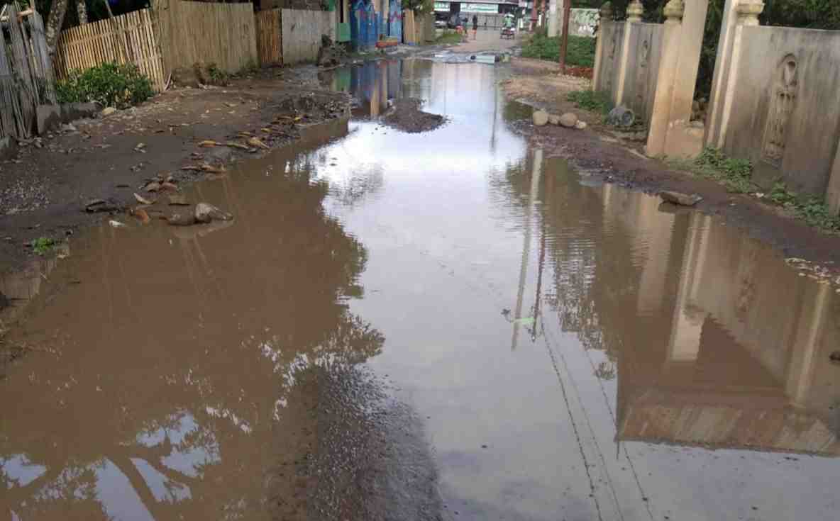 Setiap Hujan, Jalan di Batuppi Bintarore Tergenang Warga Mengeluh