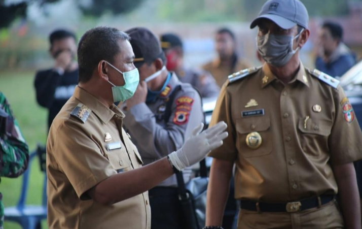 Bupati Wajo, Dr. H Amran Mahmud mengimbau segenap lapisan masyarakat untuk tetap mematuhi protokol kesehatan di tengah pandemi Covid-19 yang belum melandai.(ist)