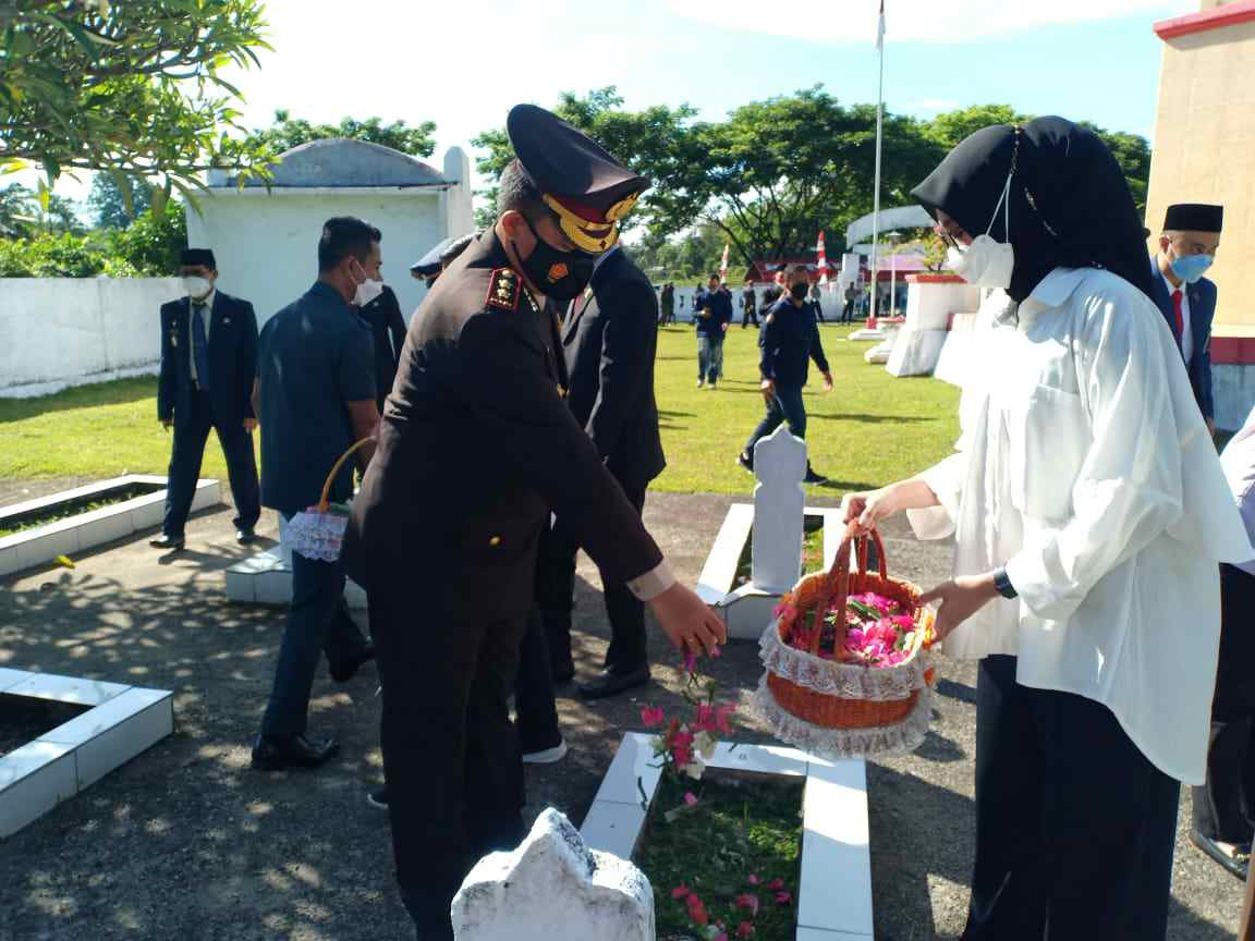 Upacara Ziarah Nasional di TMP Dalam Rangka Hari Pahlawan Ke-76, ini Kata Kapolres Sinjai