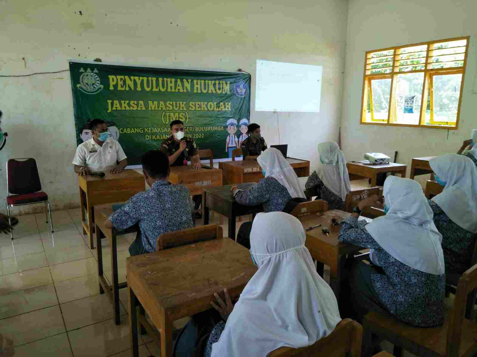 Lahirkan Generasi Taat Hukum, Cabjari Bulukumba di Kajang Gelar JMS di SMA 18