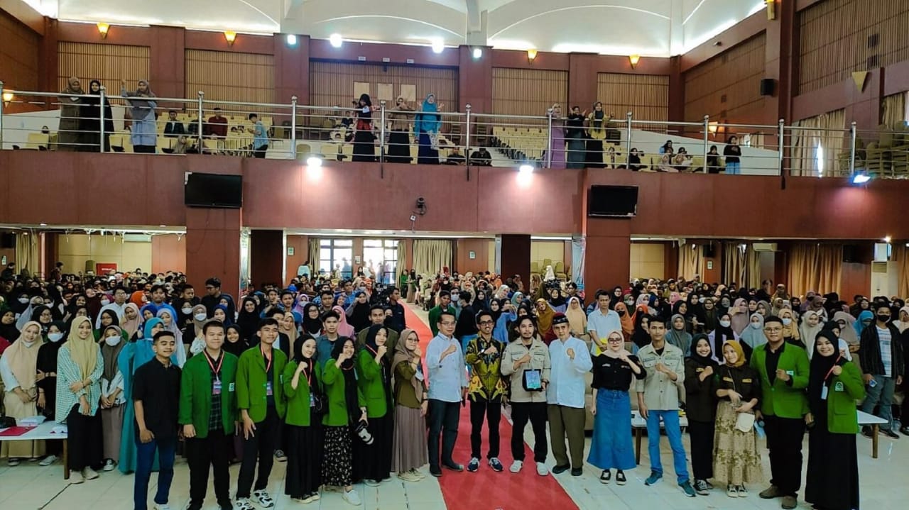 INDONESIA RECOVERY SEMINAR NASIONAL Seminar Nasional Leadership and Entrepeneurship