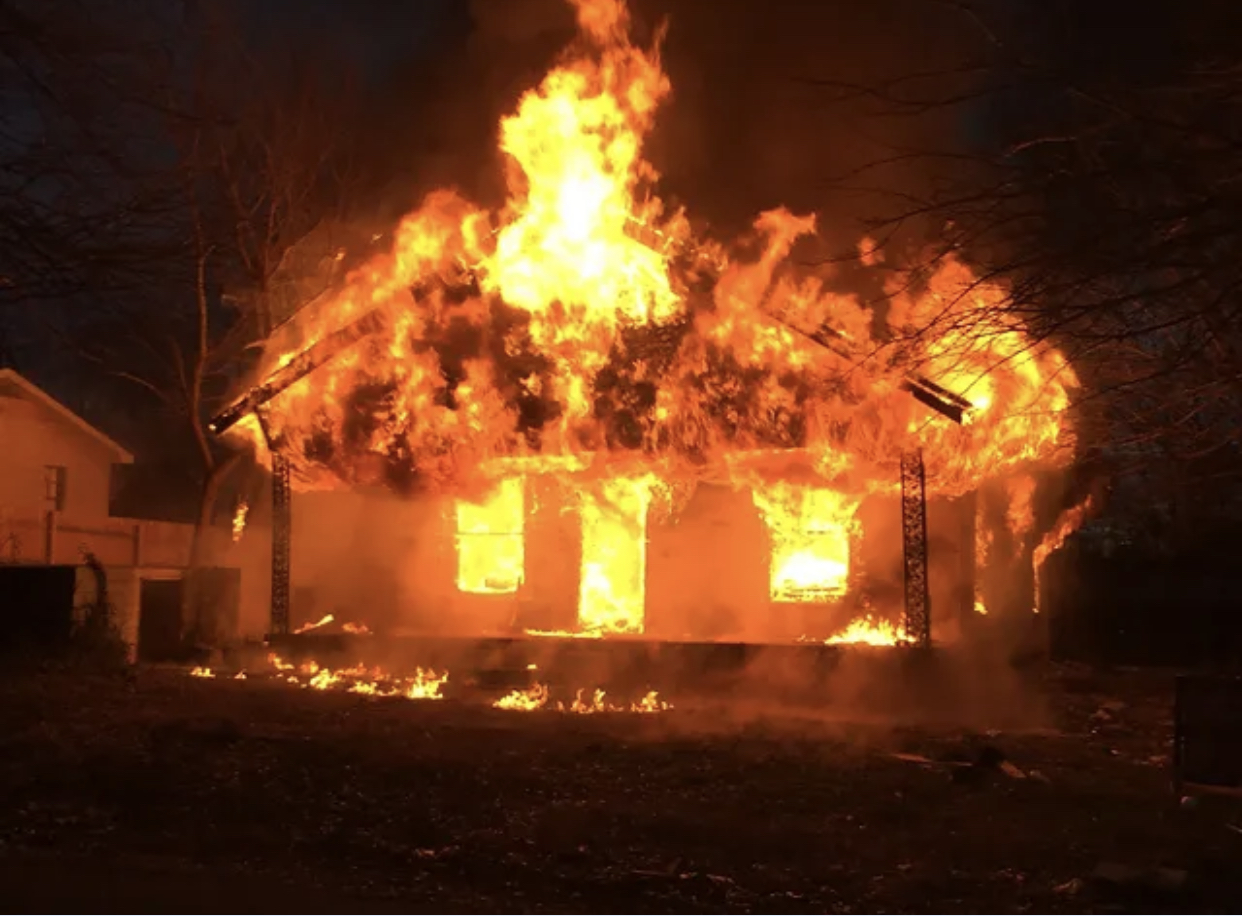 Ilustrasi rumah terbakar, (foto: dok, istimewa)