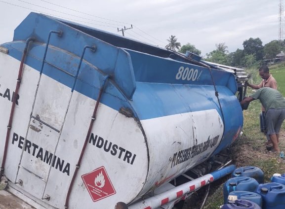 Mobil tangkit PT Celebes Perkasa Energi kecelakaan di Wajo. (Foto: dok, istimewa)