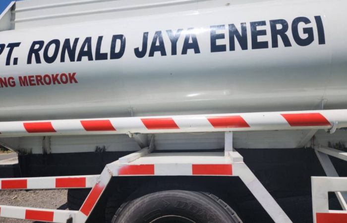 mobil tangki PT Ronal Jaya Energi. (foto: dok, istimewa)