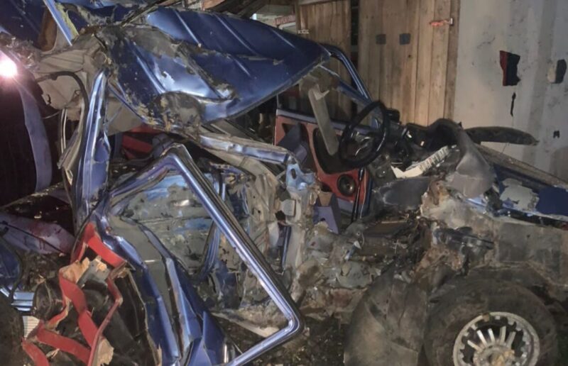 Kecelakaan Maut di Sinjai: Mobil Tabrak Pohon, 4 Korban Tewas dan 1 Kriti. (Foto: dok, istimewa)