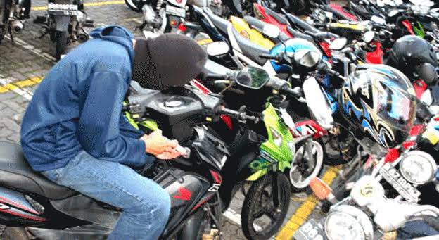 Ilustrasi pencuri motor (foto: dok, istimewa)