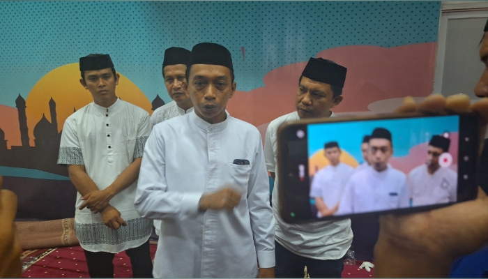 Syaharuddin Alrif saat wawqncara di kediaman RMS (FOTO: beritasulsel.com)