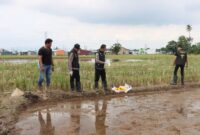 Personel Polres Gowa amankan TKP duel maut. (Foto: dok, istimewa)