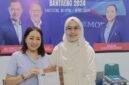 Ketua DPC Partai Demokrat Bantaeng, Herlina Aris bersama Calon Bupati Bantaeng 2024-2029, Nurkanita Maruddani Kahfi 
