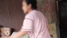 Viral, Emak emak di Makassar Usir Penagih Hutang Pakai Parang Panjang