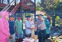 Kapolres Pinrang Bantu Korban Kebakaran di Desa Samaulue
