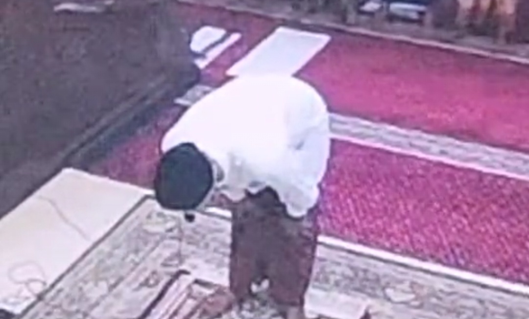 Innalillahi, H. Mujahid Meninggal Dunia Saat Imami Shalat Subuh di Masjid Agung Takalar