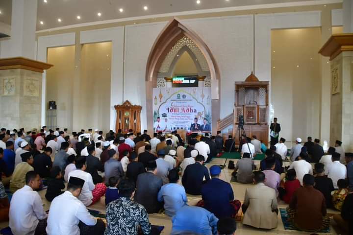 Foto: Suasana Hari Raya Idul Adha di Masjid Islamic Center 