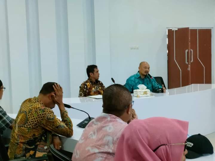 Perwakilan PT. Paraco Jaya Abadi saat Mempersentasekan pengembangan Komoditi Jagung untuk Kerjasama dengan Pemerintah Kabupaten Sinjai 
