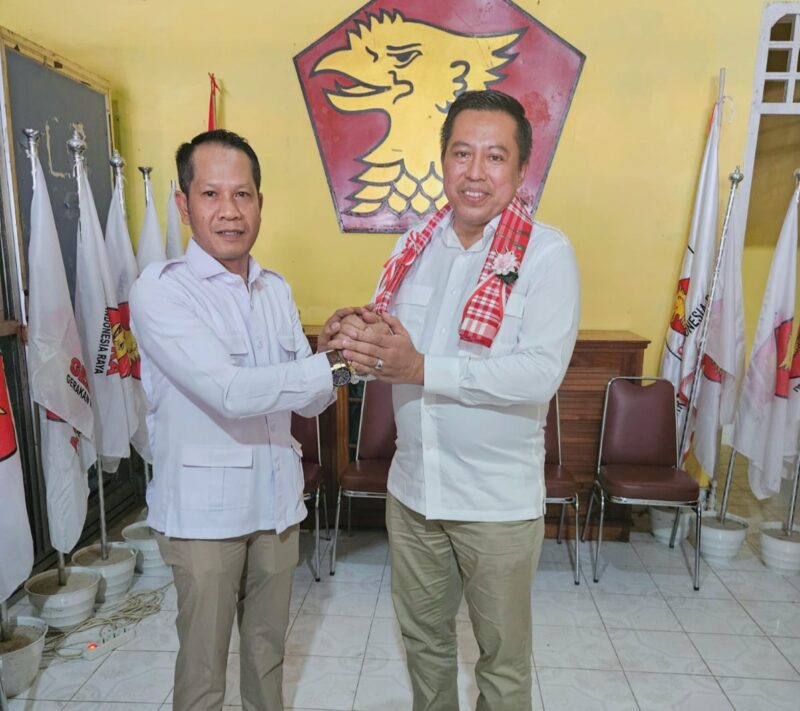 Foto: Ketua Gerindra Sinjai, Fachriandi Matoa Bersama H. Badris Salam Usai Resmi Menjadi Kader Partai 