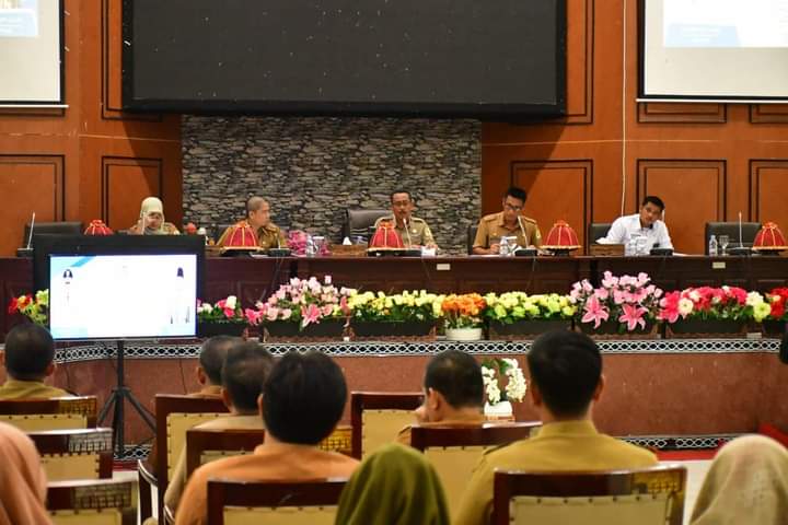 Foto: Sekretaris Daerah Sinjai, Andi Jefrianto Asapa saat Menggelar Rapat Pembentukan HUT Kemerdekaan RI ke-79