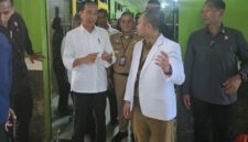 Foto: Presiden Jokowi saat Meninjau RSUD Sinjai (Ist)