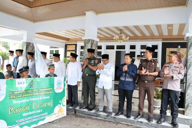 Pawai Ta'aruf Peringati Tahun Batu Islam 1446 H Pemda Pinrang