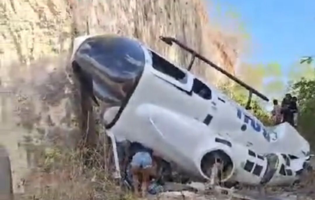 Helikopter Jatuh di Bali Gara gara Terlilit Tali Layangan, Begini Nasib 5 Penumpangnya