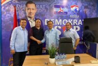 Bakal Calon Bupati Sinjai, Muhammad Nasyit Umar bertemu dengan Ketua Bappilu DPP Demokrat, Andi Arif (tengah) dan Sekretaris Majelis Tinggi Partai Demokrat, Andi Mallarangeng (Foto: Ist)