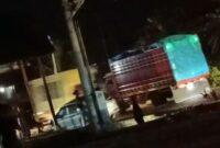 Mobi truk yang diduga digunakan Polisi mengangkut 56 terduga passobis dari Sidrap ke Polda Sulsel (foto: tangkapan layar)