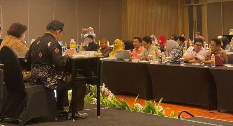 Sidang Penetapan Warisan Budaya Tak Benda (WBTB) Indonesa berlangsung secara luring. Mulai Senin s/d Jumat (19 Agustus-23 Agustus 2024) di Holiday Inn & Suites Jakarta Gajah Mada, jalan Gajah Mada No. 211 Glodok, Kec. Taman Sari, Kota Jakarta Barat.