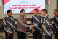 Kapolres Luwu AKBP Arisandi menghadiri pengesahan dan pengukuhan Pengurus Persatuan Purnawirawan Polri (PP) Cabang Luwu di Aula Tebbakke Tongngenge Polres Luwu, Selasa (20/8/2024).