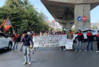 Mahasiswa demo di Makassar (foto: istimewa)