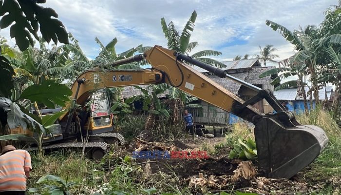 Janda Tua yang Tinggal di Kandang Ayam di Sidrap Dikunjungi Kemensos dan Diberi Bantuan