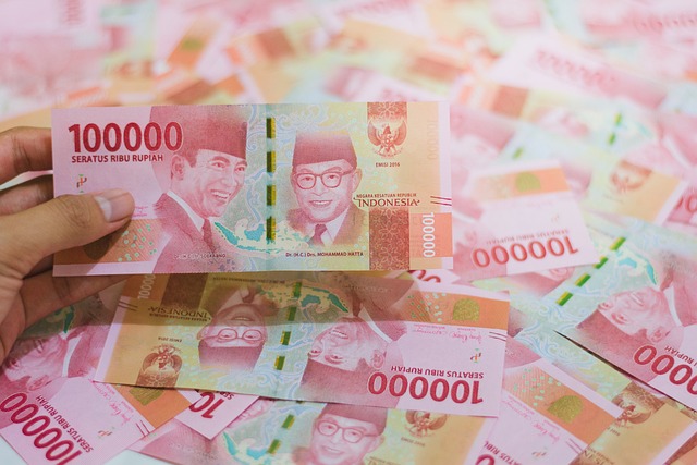 Uang Kertas Rupiah (Gambar oleh Iqbal Nuril Anwar dari Pixabay)