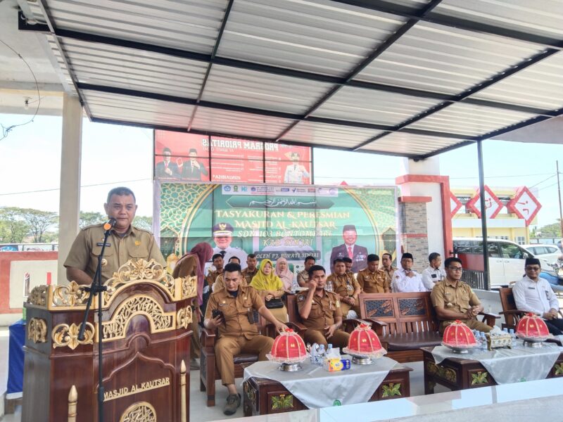 PJ Bupati Sinjai, TR Fahsul Falah Saat memberikan Sambutan usai Peresmian Masjid Al-Kautsar SDN 103 Bontompare, Kecamatan Sinjai Utara 