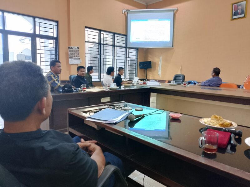 Pansus DPRD Netralitas ASN dan Pelaksanaan APBD Sinjai 2023 Saat Menggelar Rapat Finalisasi Laporan. (Foto: Asrianto)