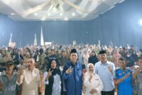 Ribuan Petani dan Nelayan saat Sesi Foto Bersama dengan Pasangan Calon RAMAH di Pilkada Sinjai serta Muhammad Nasyit Umar.